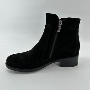 La Canadienne Hartley Black Suede Ankle Boots Side Zip Women's Size 7 M